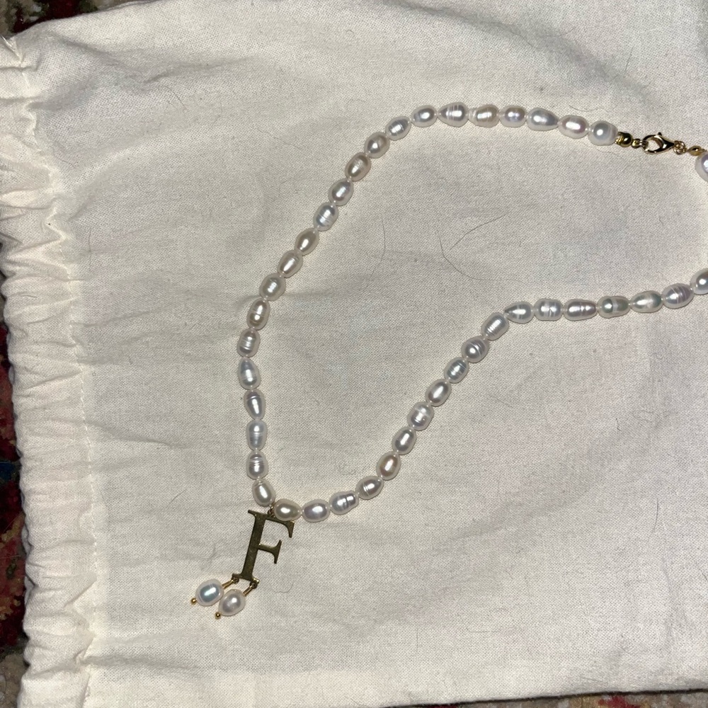 Pearl necklace with F